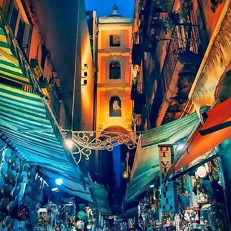 Napoli centro storico Un Passo da San Gennaro-2